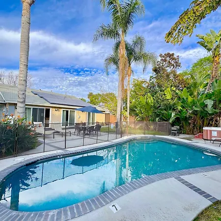 Rainforest Villa 4 Bedroom Poolspa Walk2Disneyland